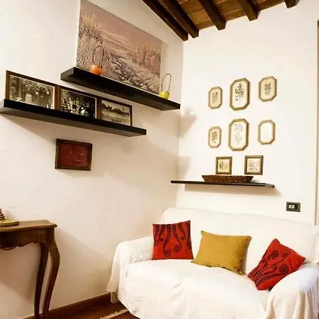 Cozy In The Oltrarno Area * Florence