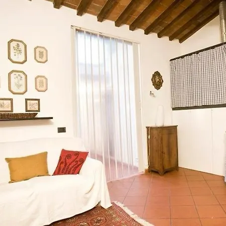 Cozy In The Oltrarno Area *