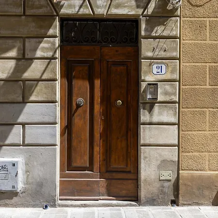 Cozy In The Oltrarno Area *