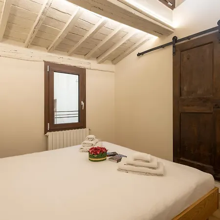 Cozy In The Oltrarno Area